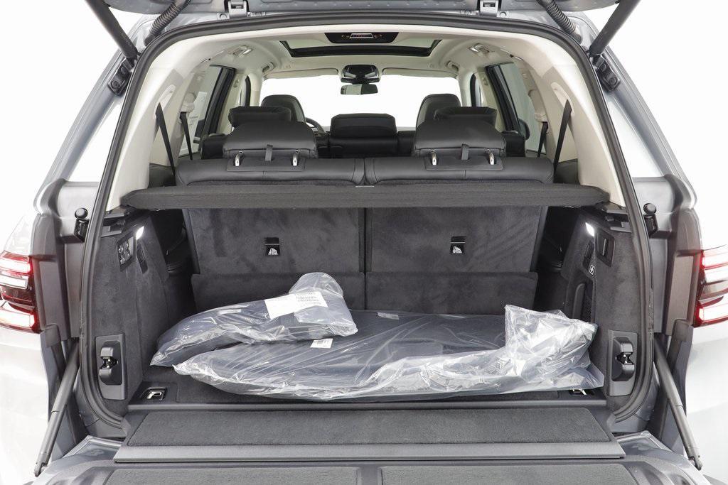 new 2026 BMW X7 car, priced at $94,990
