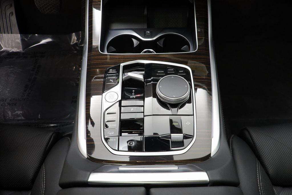 new 2026 BMW X7 car, priced at $94,990