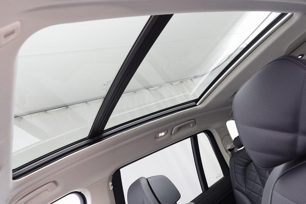 new 2026 BMW X7 car, priced at $94,990