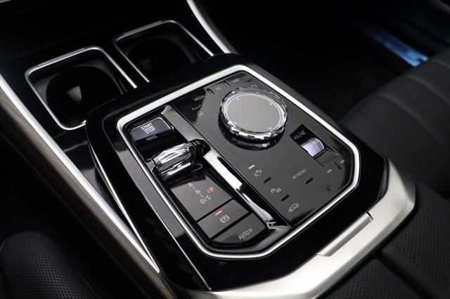 new 2024 BMW 760 car, priced at $131,090