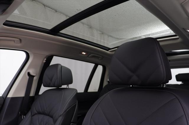 new 2026 BMW X7 car, priced at $90,540