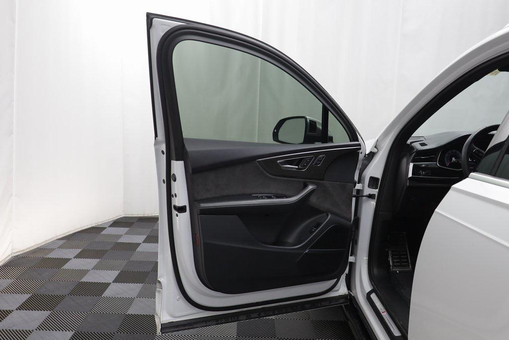 used 2022 Audi SQ7 car, priced at $52,877