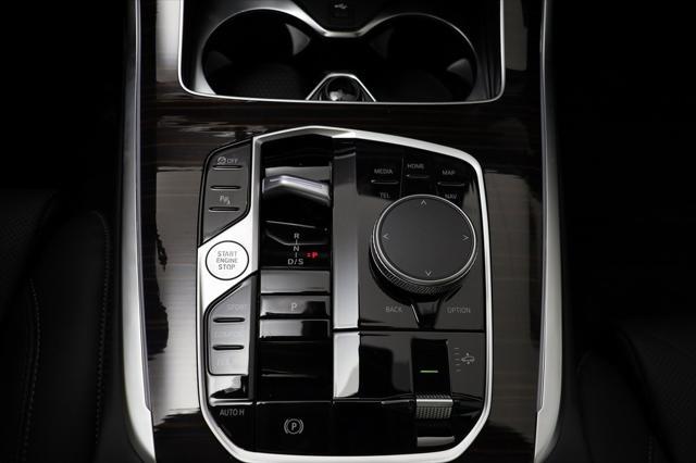 new 2026 BMW X7 car, priced at $93,040