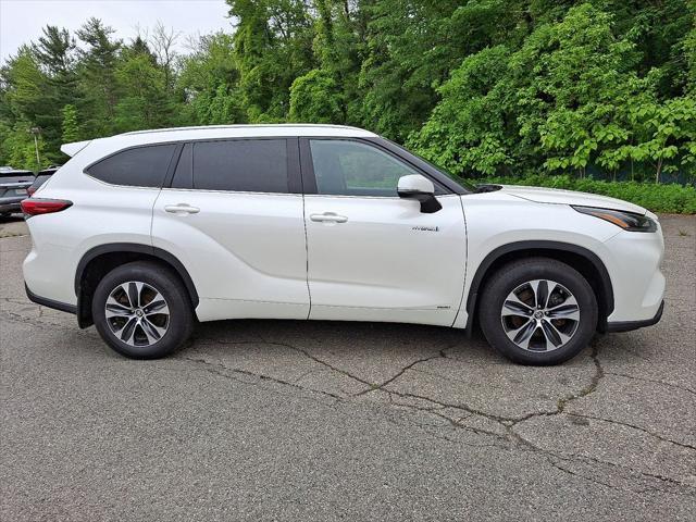used 2021 Toyota Highlander Hybrid car, priced at $32,128
