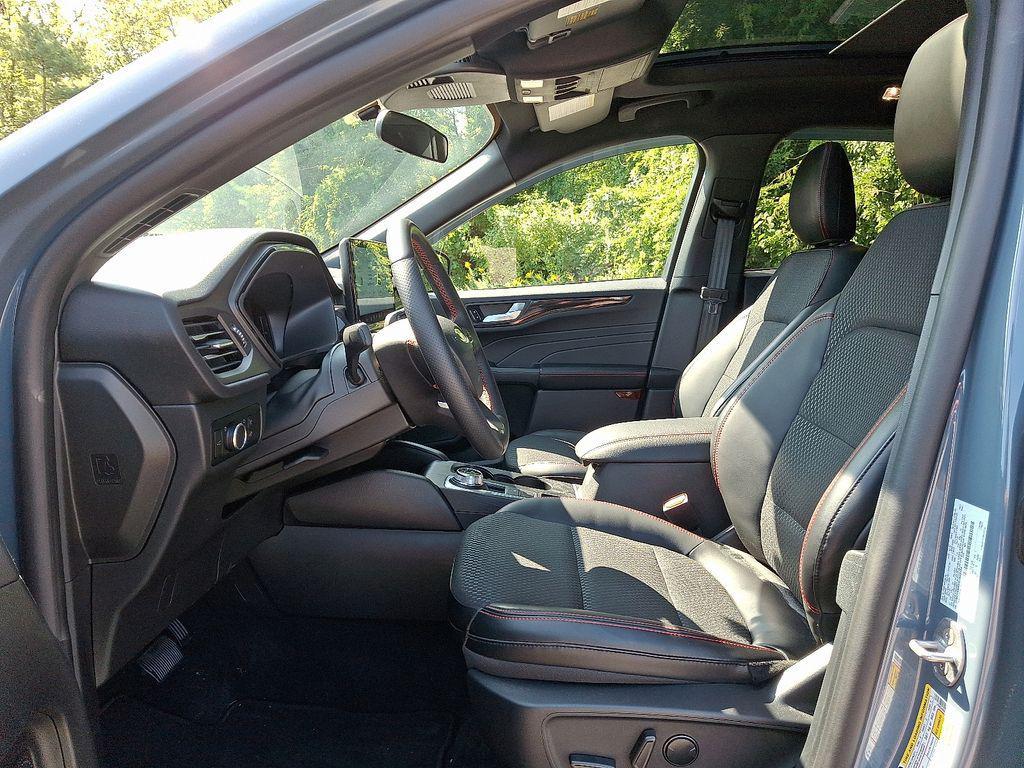 used 2025 Ford Escape car, priced at $30,907