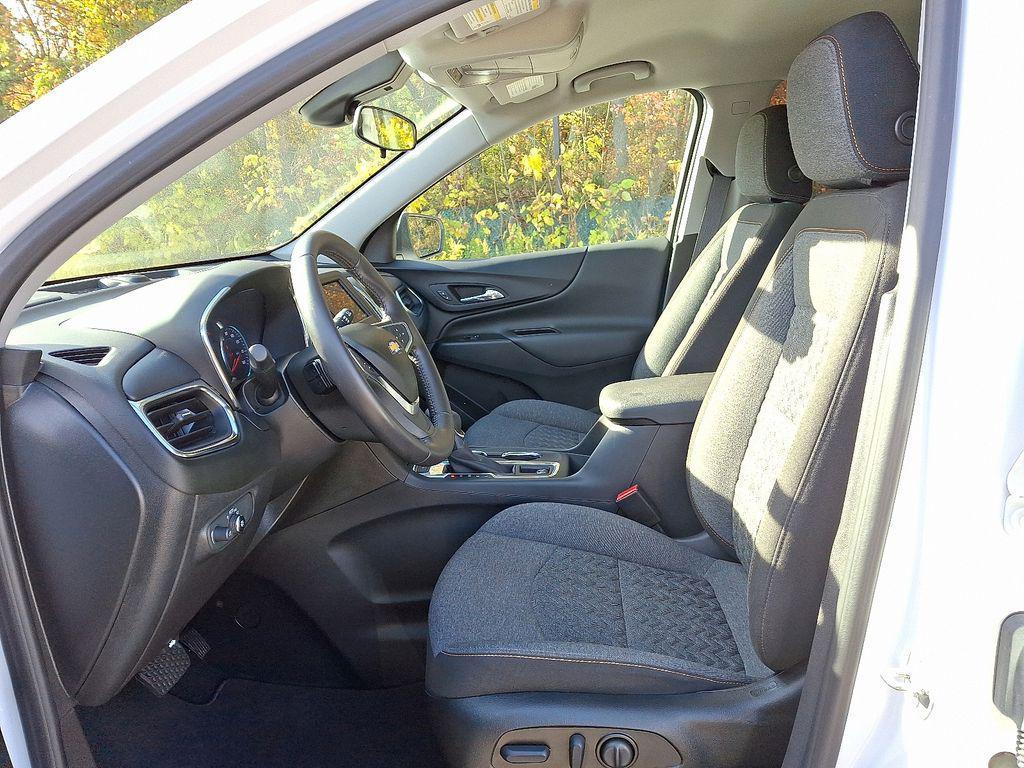 used 2022 Chevrolet Equinox car, priced at $20,237