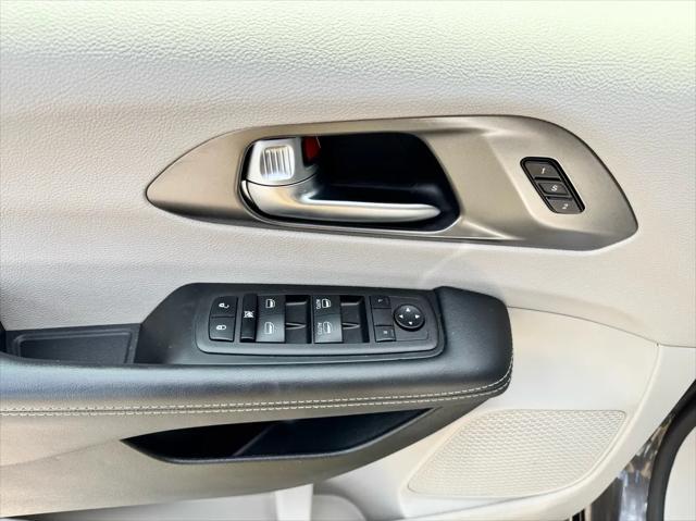 used 2023 Chrysler Pacifica car, priced at $23,994