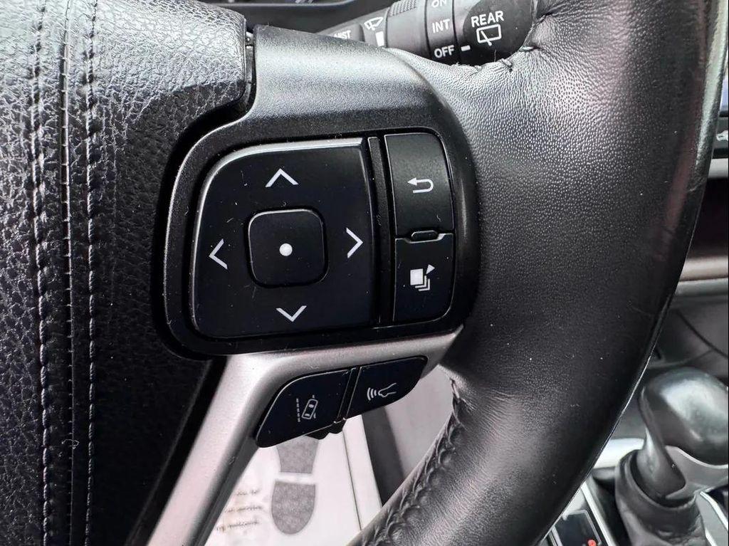 used 2019 Toyota Highlander car, priced at $26,494