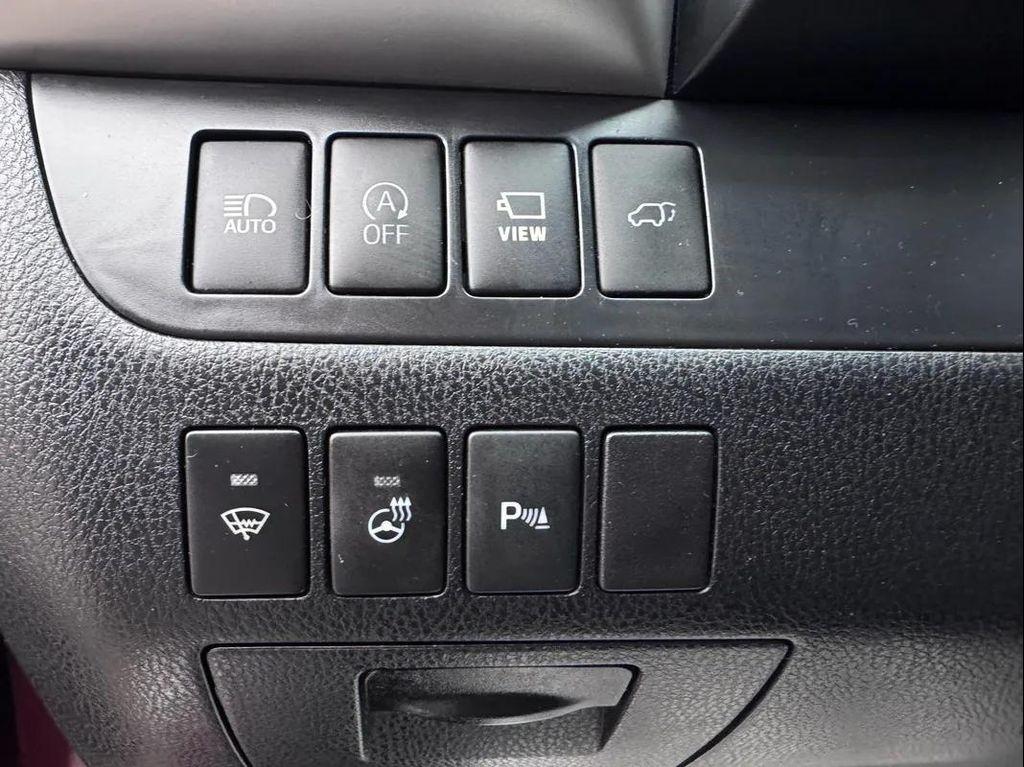 used 2019 Toyota Highlander car, priced at $26,494