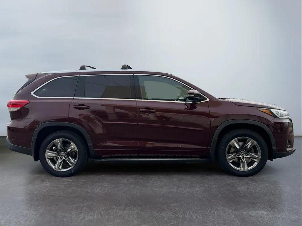 used 2019 Toyota Highlander car, priced at $26,494
