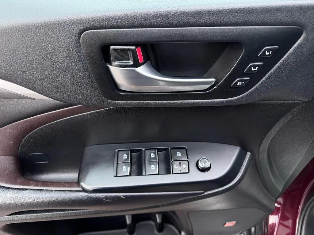 used 2019 Toyota Highlander car, priced at $26,494