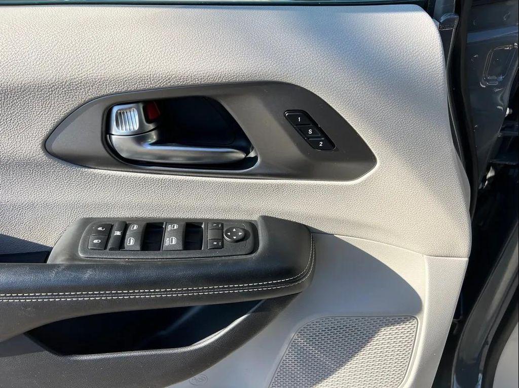 used 2022 Chrysler Pacifica car, priced at $35,994