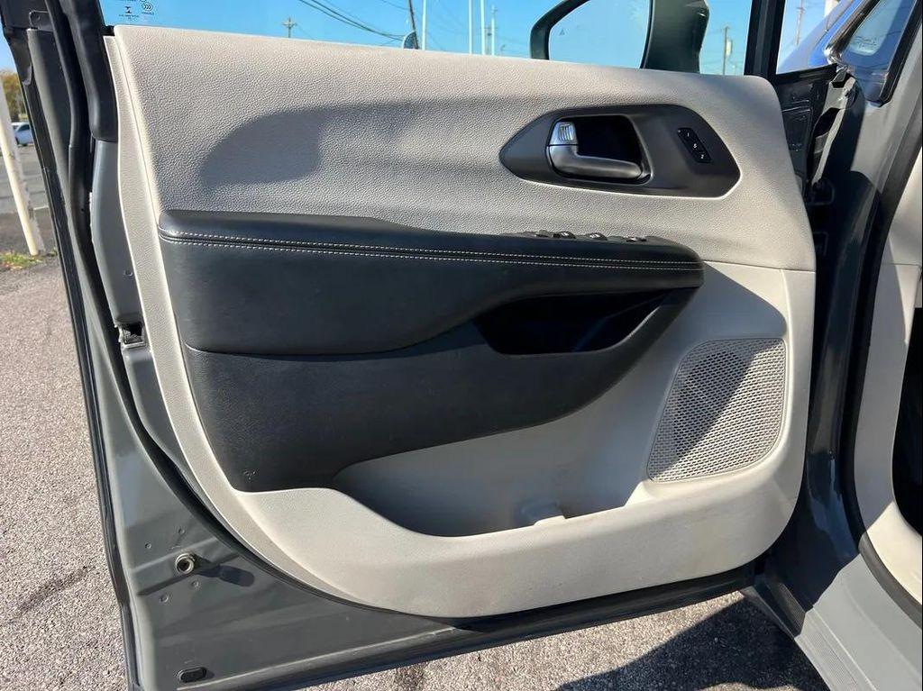 used 2022 Chrysler Pacifica car, priced at $35,994