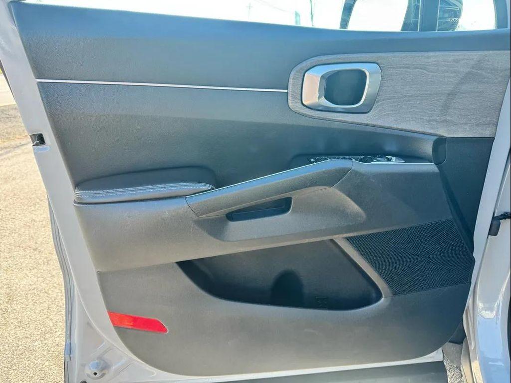 used 2023 Kia Sorento car, priced at $26,994