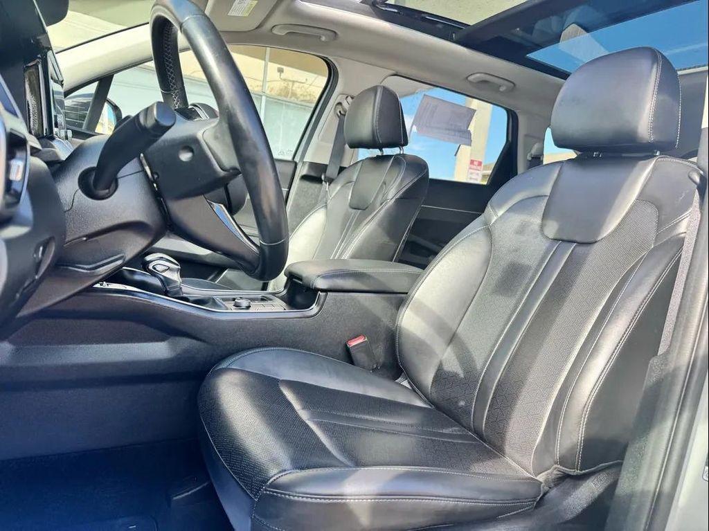 used 2023 Kia Sorento car, priced at $26,994