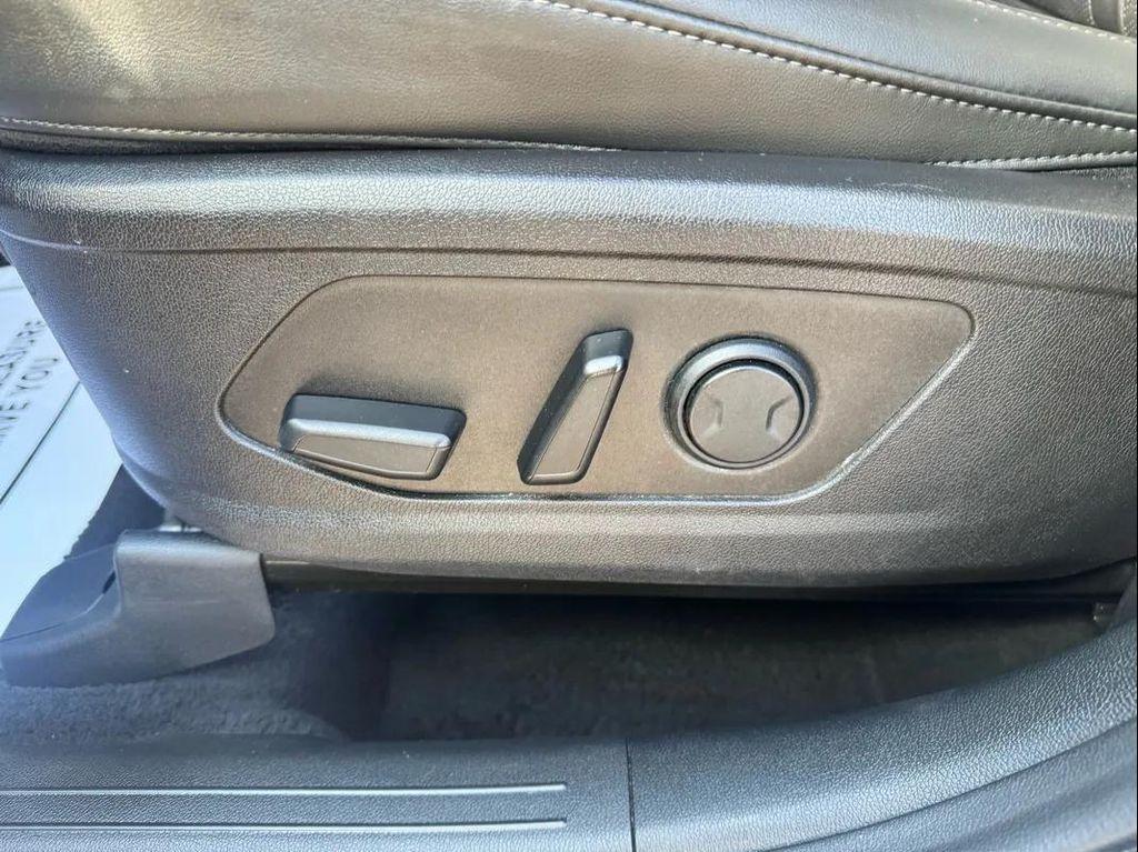 used 2023 Kia Sorento car, priced at $26,994