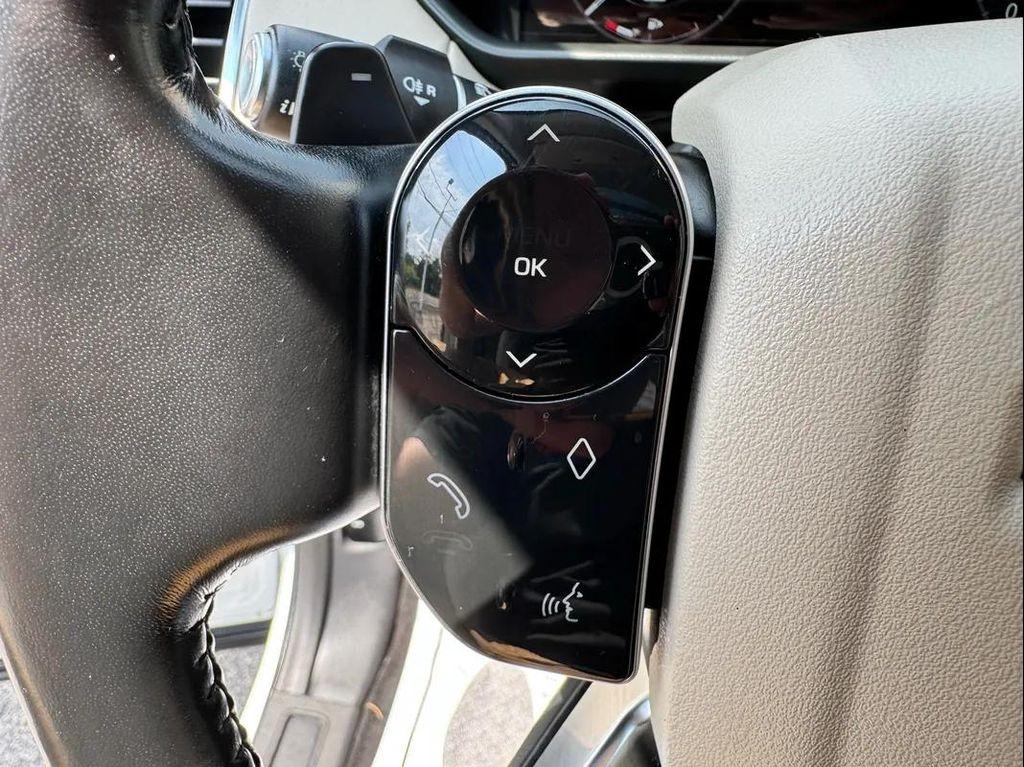 used 2019 Land Rover Discovery car, priced at $22,994