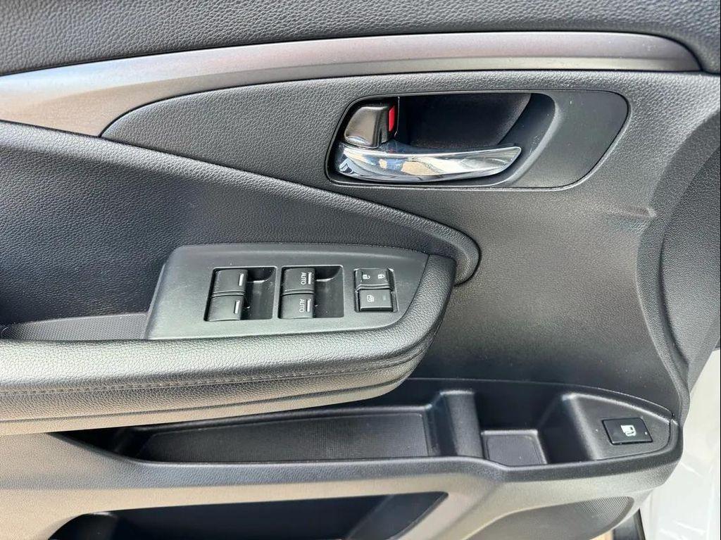 used 2022 Honda Pilot car, priced at $27,994