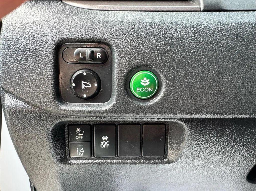 used 2022 Honda Pilot car, priced at $27,994