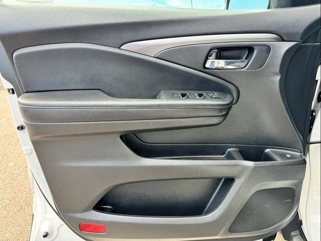 used 2022 Honda Pilot car, priced at $27,994
