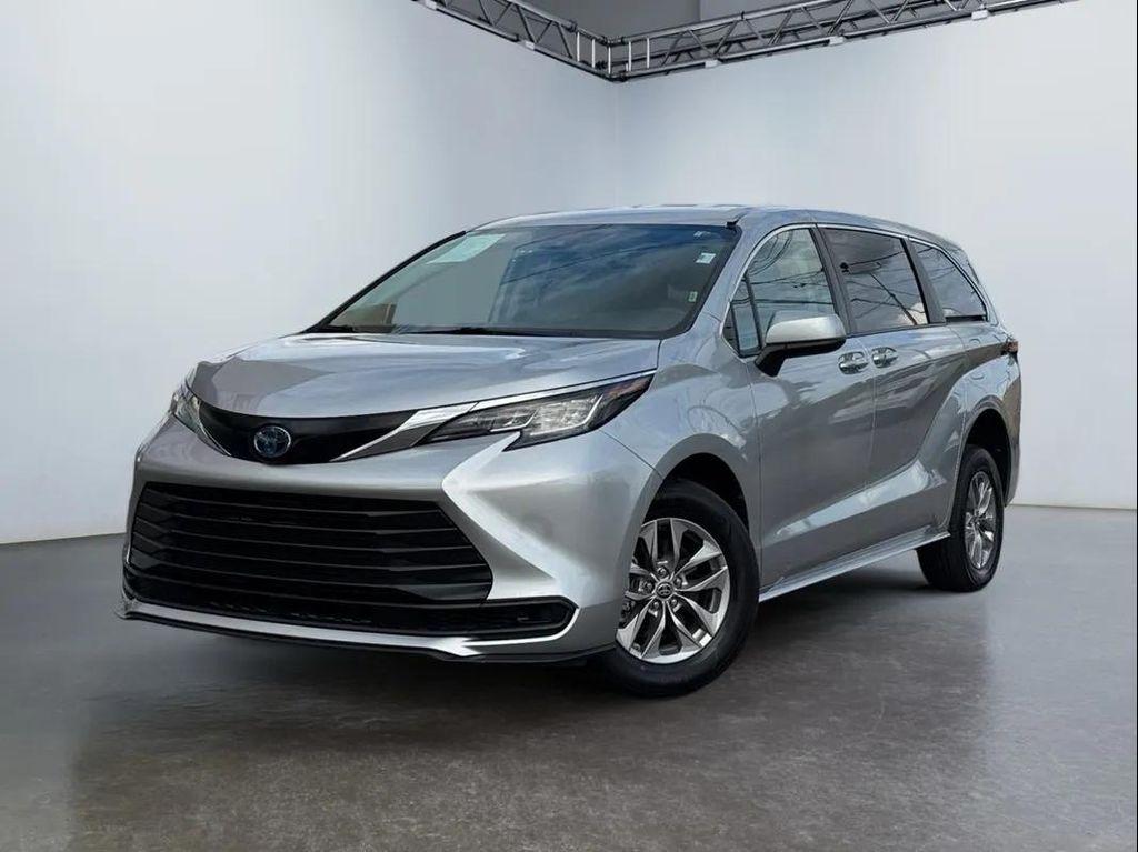 used 2022 Toyota Sienna car, priced at $60,994