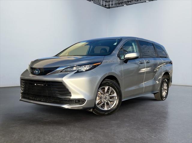 used 2022 Toyota Sienna car, priced at $48,994