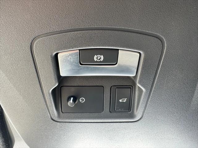 used 2019 Land Rover Range Rover Velar car, priced at $26,994