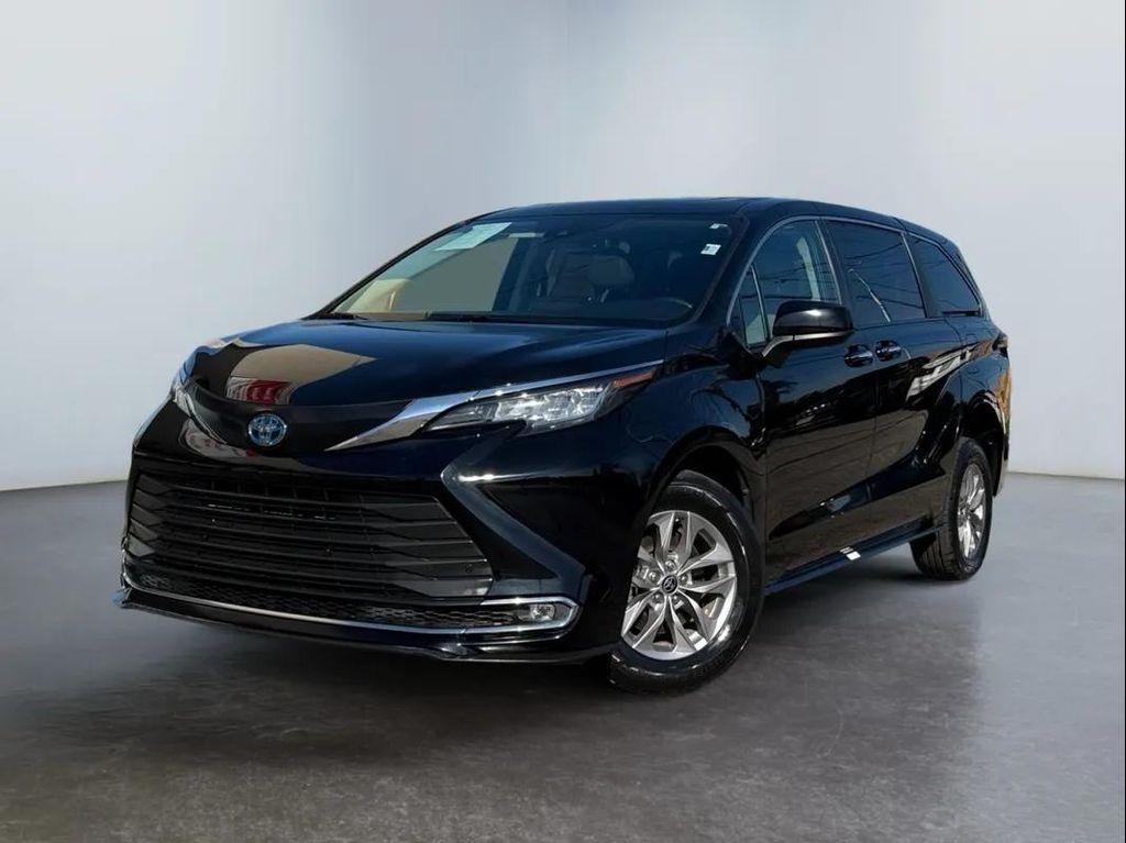 used 2022 Toyota Sienna car, priced at $59,994
