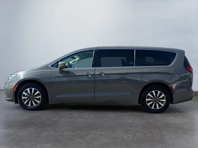 used 2022 Chrysler Pacifica Hybrid car, priced at $23,994