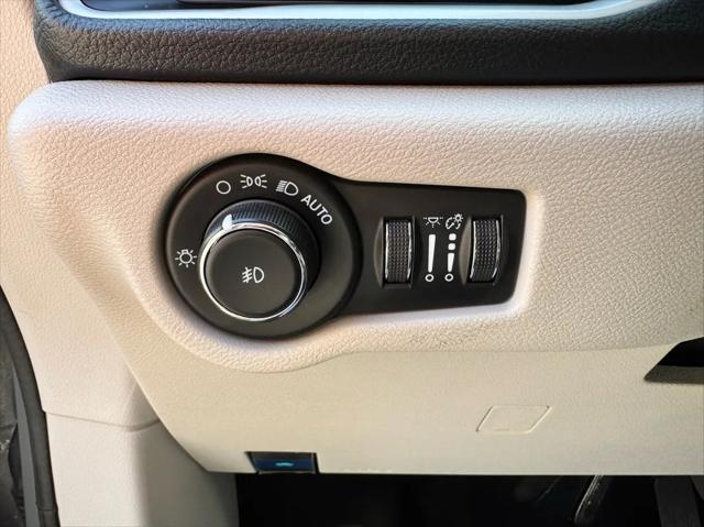 used 2022 Chrysler Pacifica Hybrid car, priced at $23,994