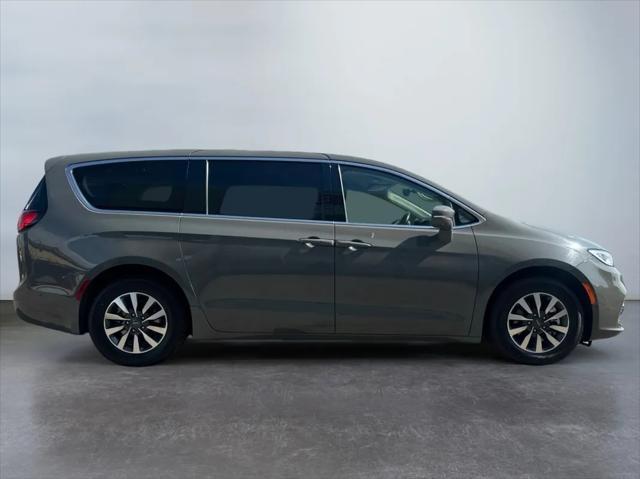 used 2022 Chrysler Pacifica Hybrid car, priced at $23,994