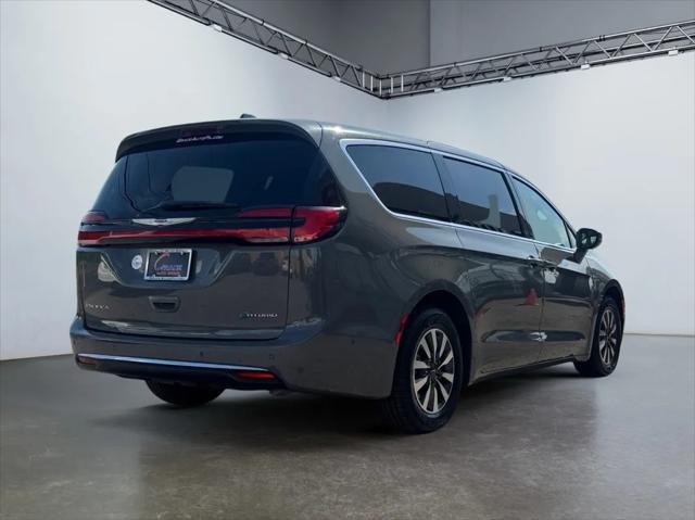 used 2022 Chrysler Pacifica Hybrid car, priced at $23,994