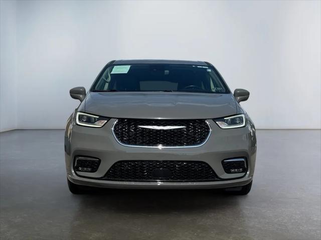 used 2022 Chrysler Pacifica Hybrid car, priced at $23,994