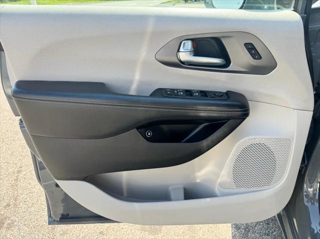 used 2022 Chrysler Pacifica Hybrid car, priced at $23,994