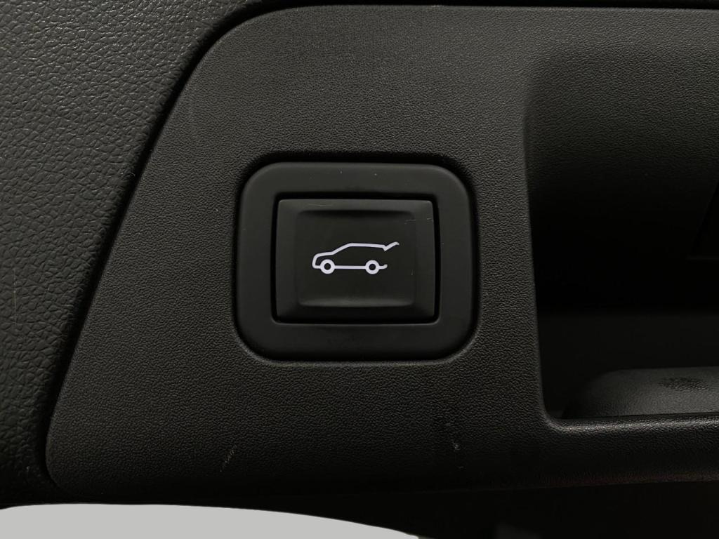 used 2023 Buick Envision car, priced at $34,944