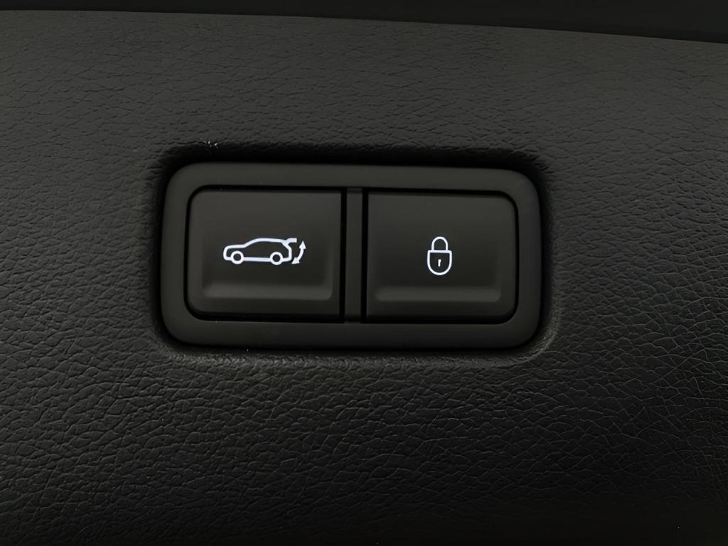 new 2025 Genesis GV80 car, priced at $77,084