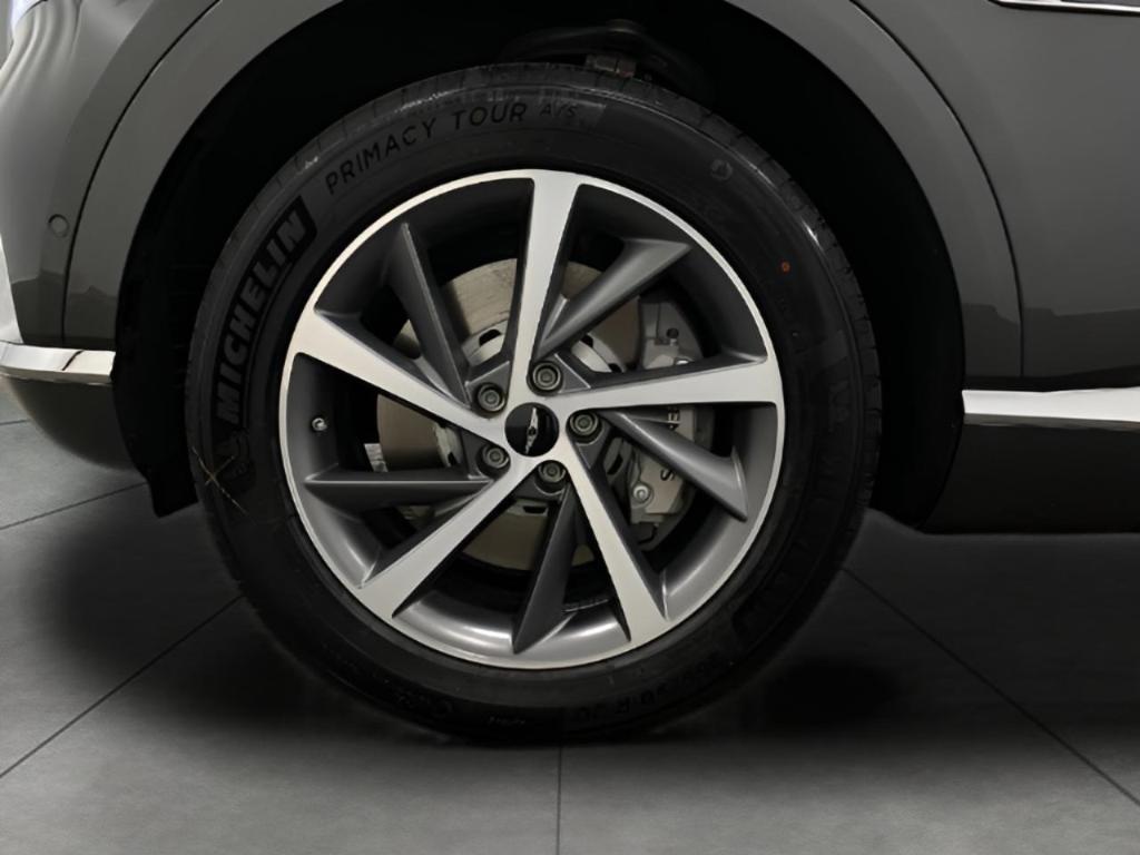 new 2025 Genesis GV80 car, priced at $77,084