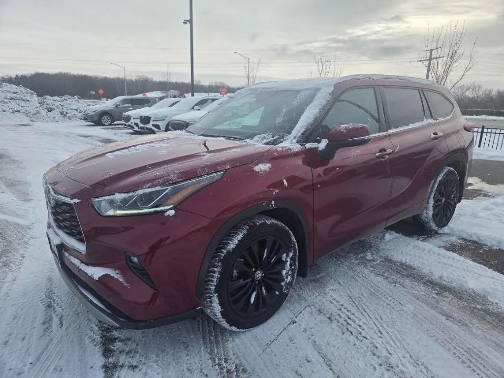 used 2021 Toyota Highlander car, priced at $37,873