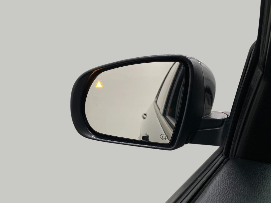 used 2022 Jeep Cherokee car, priced at $24,748