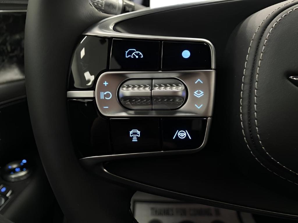 new 2025 Genesis G90 car, priced at $102,305