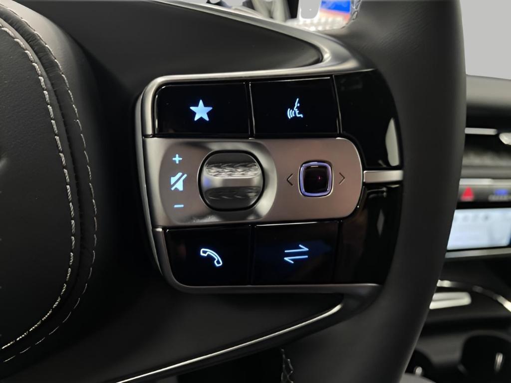 new 2025 Genesis G90 car, priced at $102,305