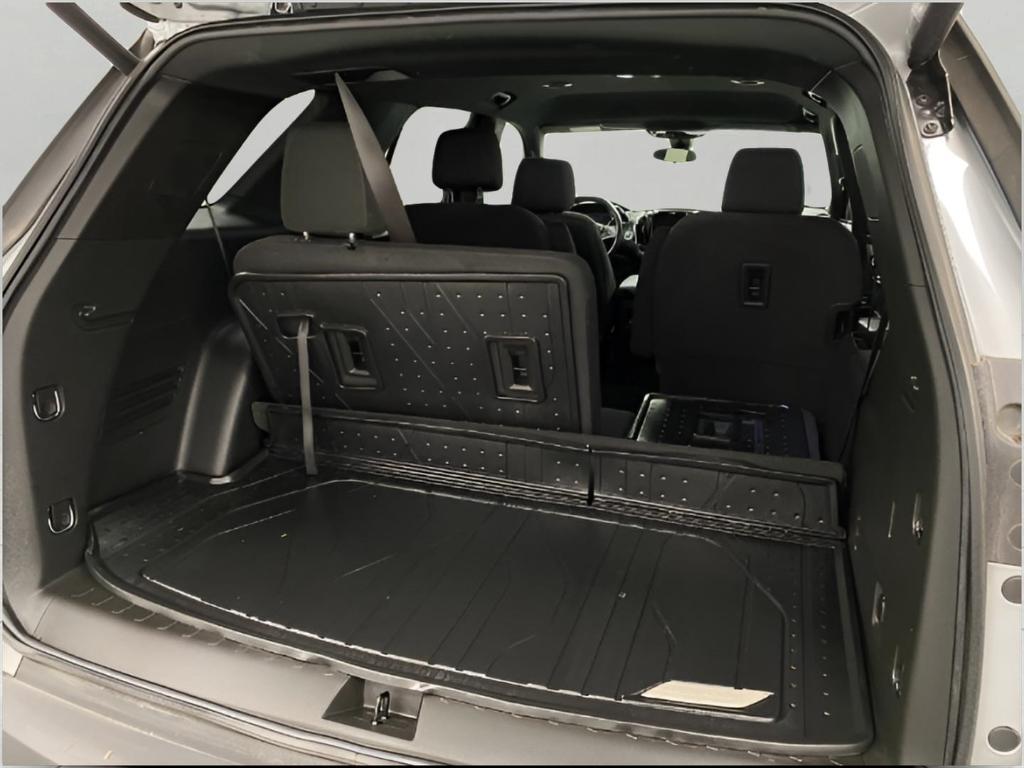 used 2023 Chevrolet Traverse car, priced at $31,711
