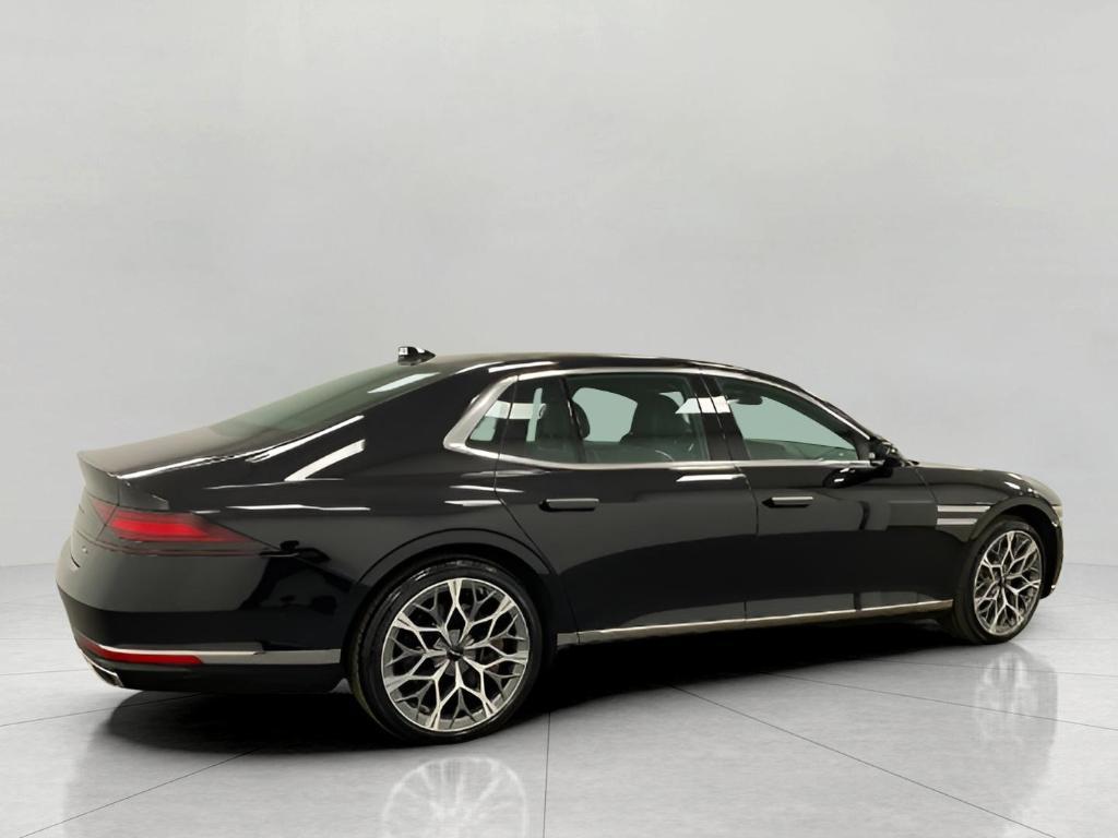 new 2025 Genesis G90 car, priced at $102,190