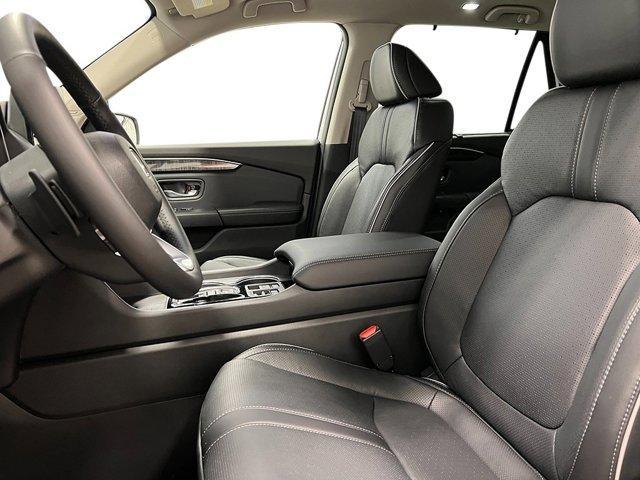 new 2025 Honda Pilot car, priced at $50,177