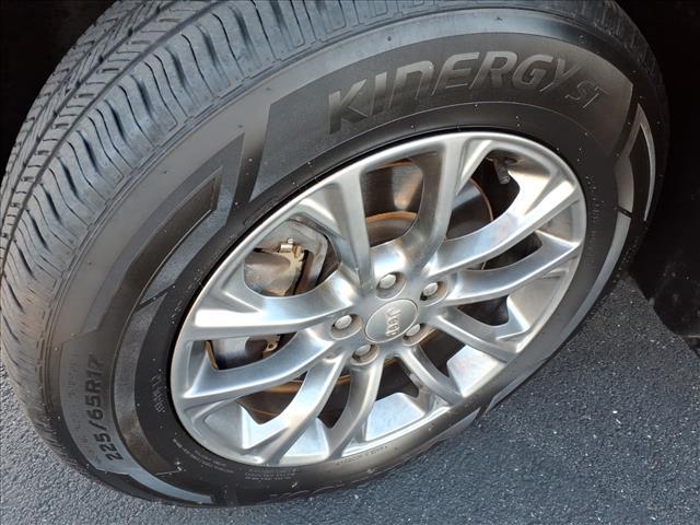 used 2019 Jeep Cherokee car, priced at $15,665