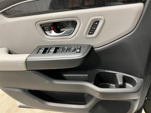 new 2025 Honda Pilot car, priced at $50,677