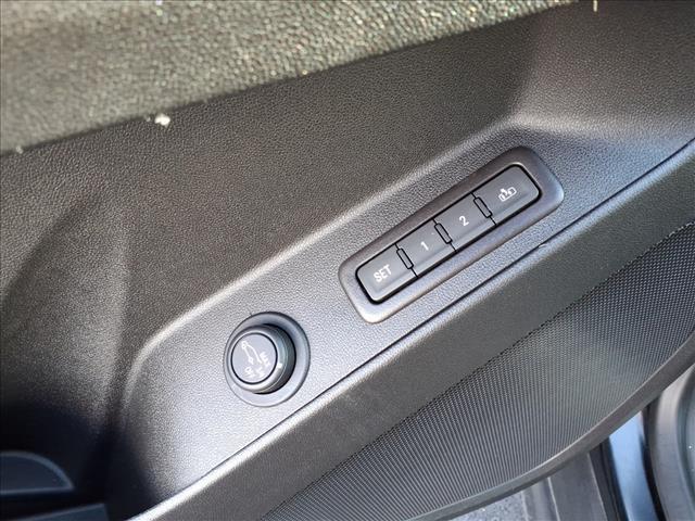 used 2022 Chevrolet Equinox car, priced at $21,387