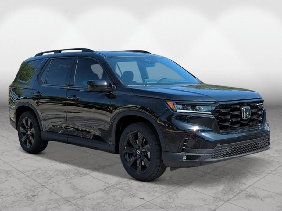 new 2025 Honda Pilot car, priced at $55,975