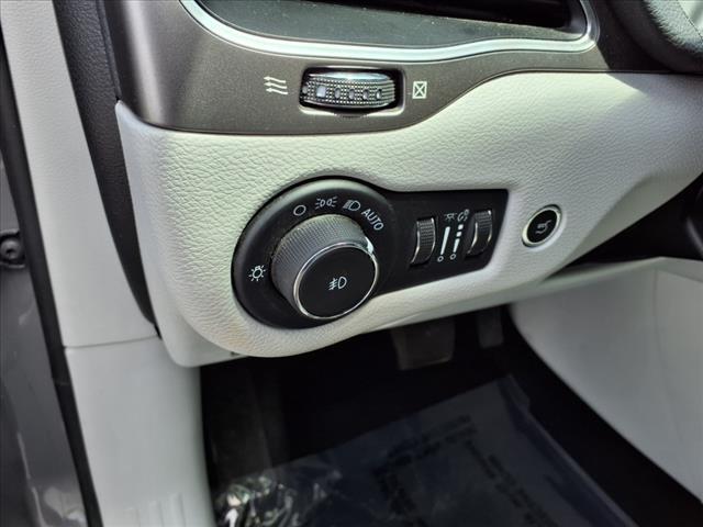 used 2021 Jeep Cherokee car, priced at $15,977