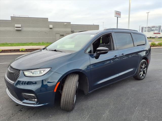 used 2023 Chrysler Pacifica car, priced at $38,865